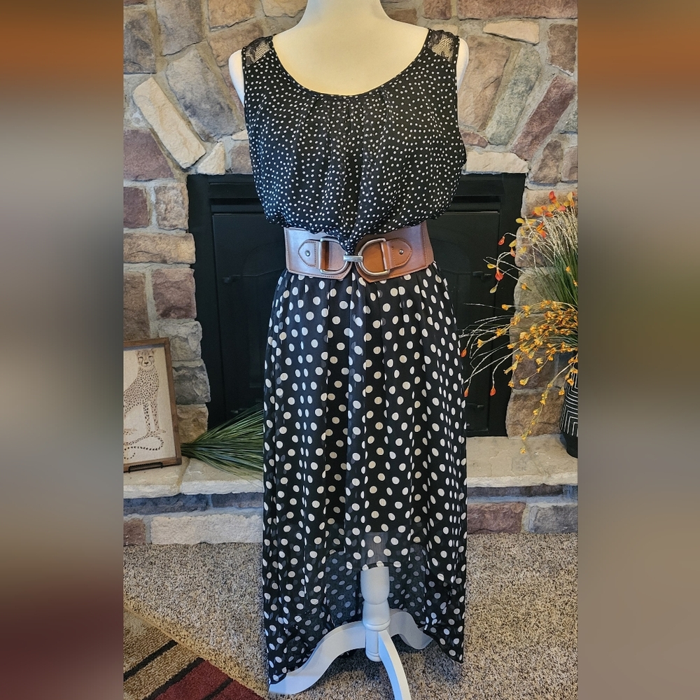 Studio Y Elegant Black and White Dress